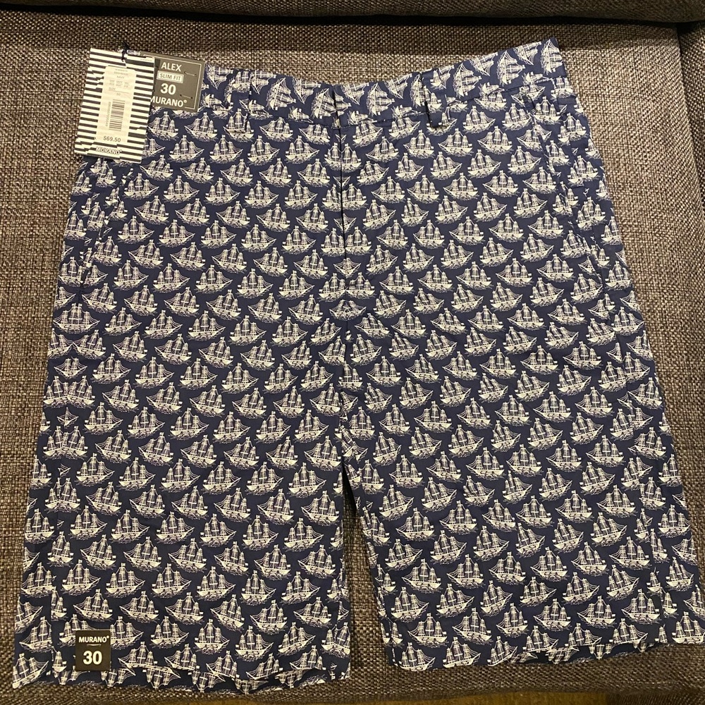 Murano slim fit shorts.